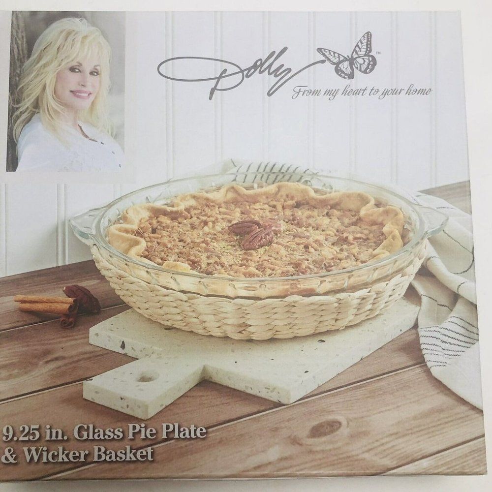 Dolly Parton My Heart To Your Home 9.25 in. Glass Pie Plate & Wicker Basket New
